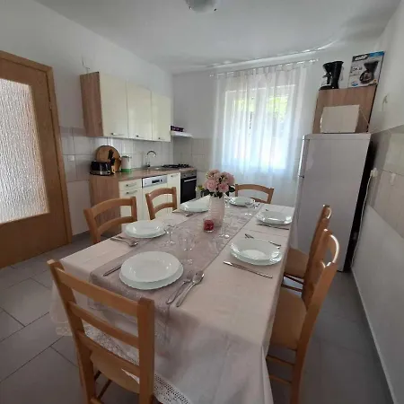 Holiday home Sanleon *