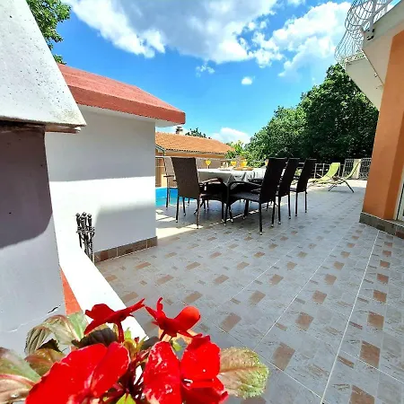 Sanleon Holiday home