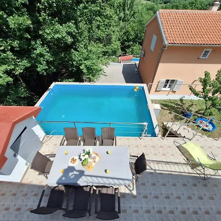 Sanleon Holiday home *